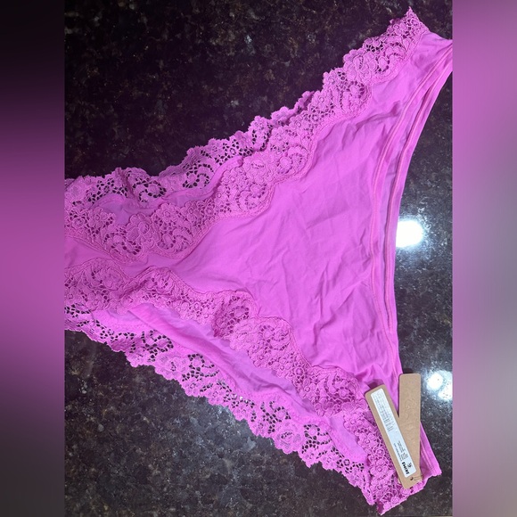 Fits Everybody Lace Tanga - Picture 5 of 13